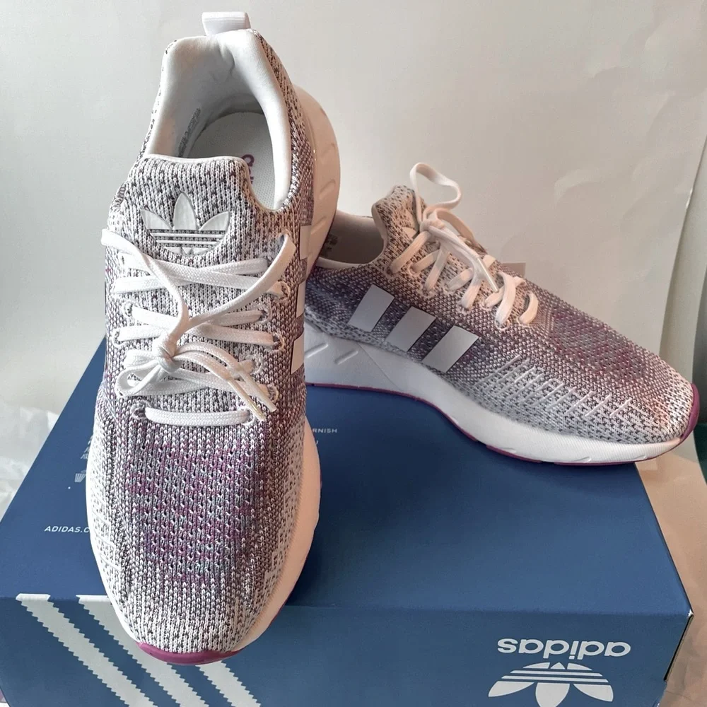 Adidas Originals Swift Run 22 Shoes - Picture 1 of 14